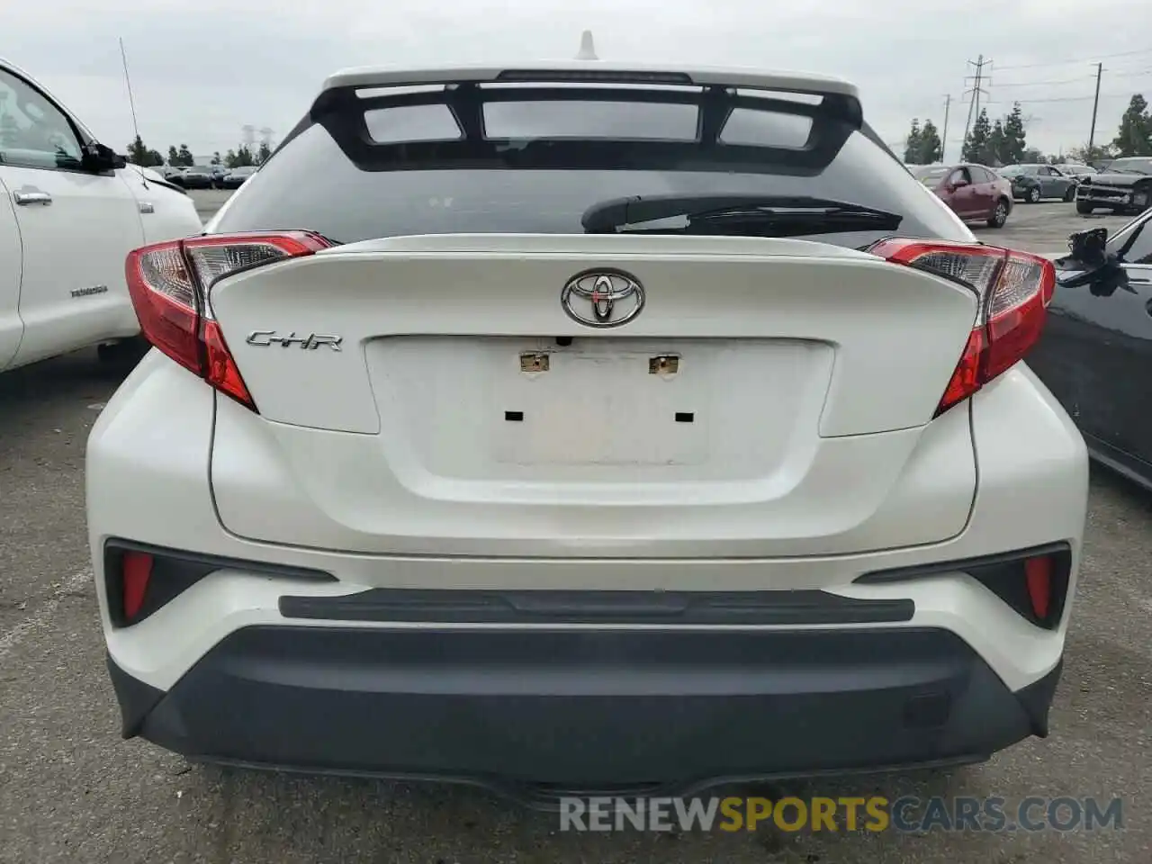 6 Photograph of a damaged car JTNKHMBX4L1078696 TOYOTA C-HR 2020