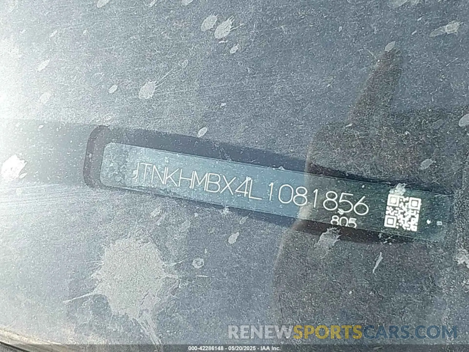 17 Photograph of a damaged car JTNKHMBX4L1081856 TOYOTA C-HR 2020