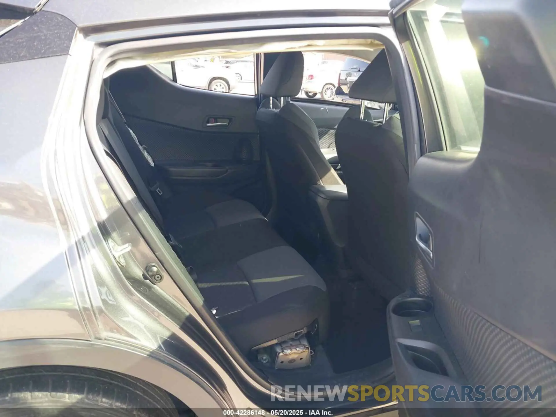 8 Photograph of a damaged car JTNKHMBX4L1081856 TOYOTA C-HR 2020