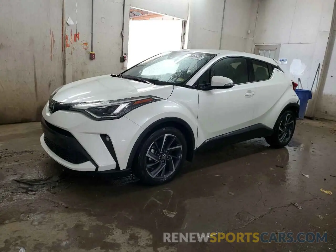 1 Photograph of a damaged car JTNKHMBX4L1083011 TOYOTA C-HR 2020