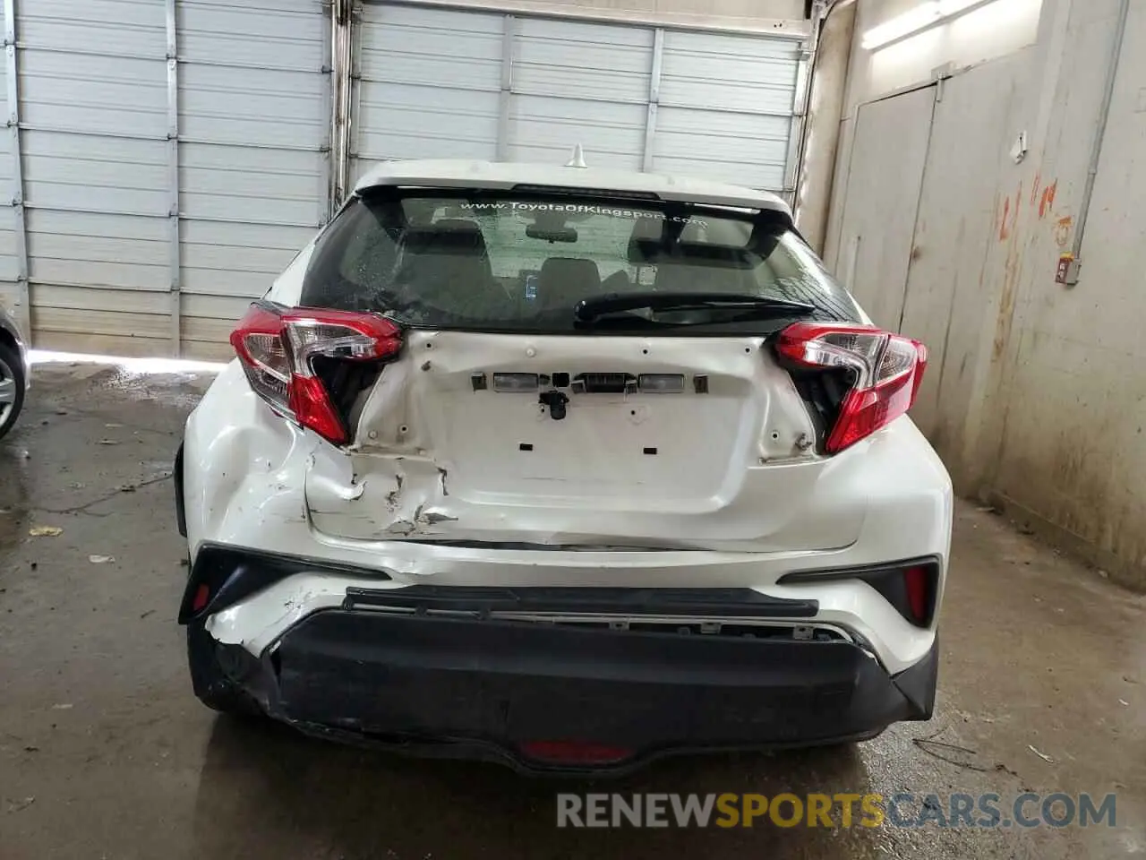 6 Photograph of a damaged car JTNKHMBX4L1083011 TOYOTA C-HR 2020