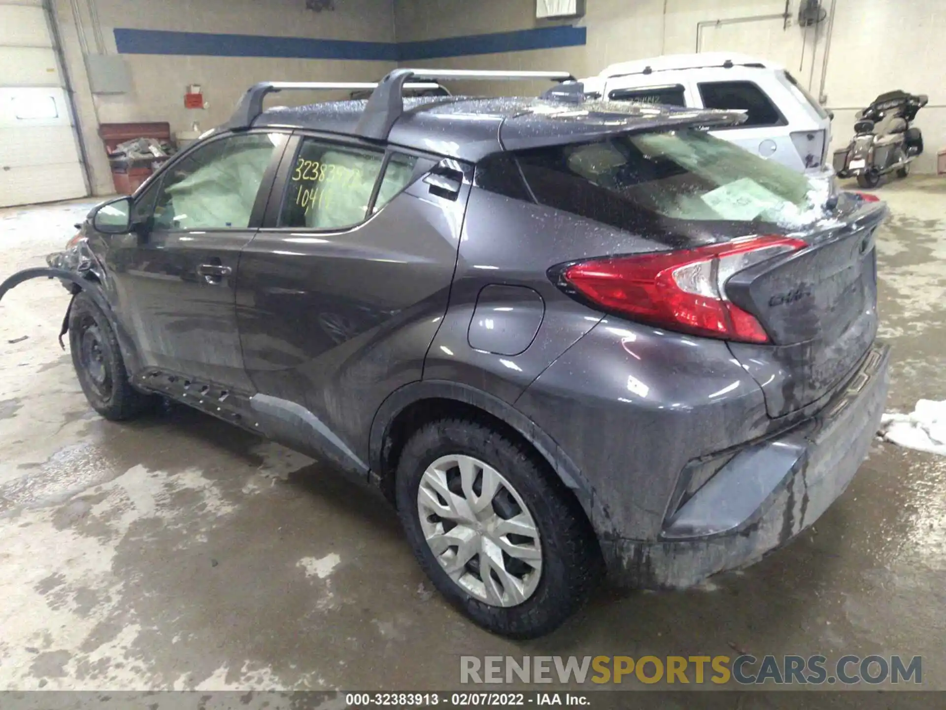 3 Photograph of a damaged car JTNKHMBX4L1084367 TOYOTA C-HR 2020