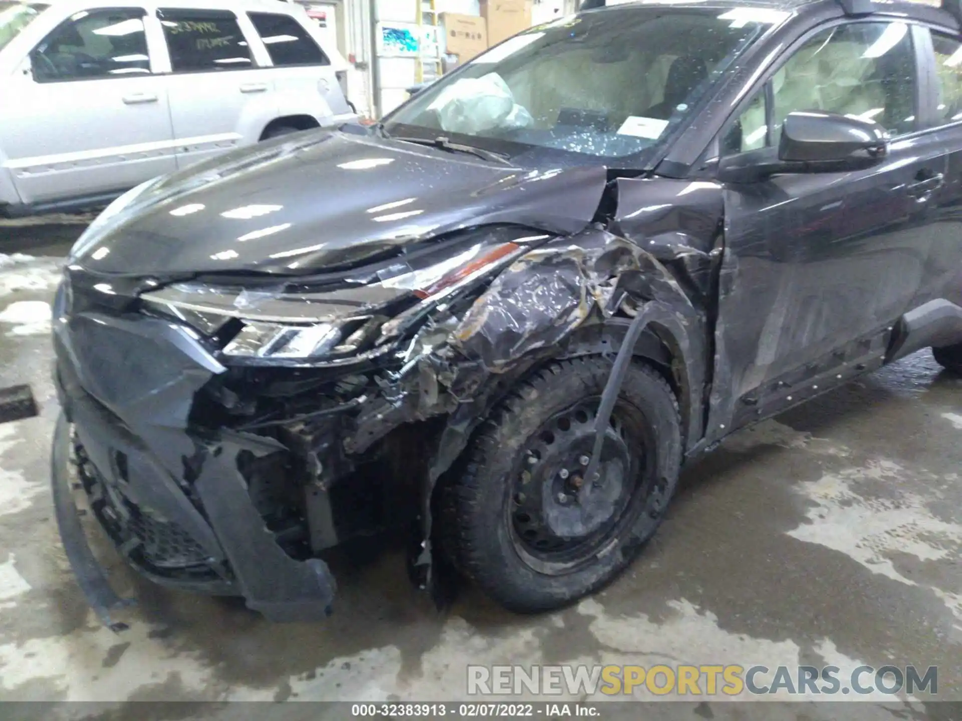 6 Photograph of a damaged car JTNKHMBX4L1084367 TOYOTA C-HR 2020