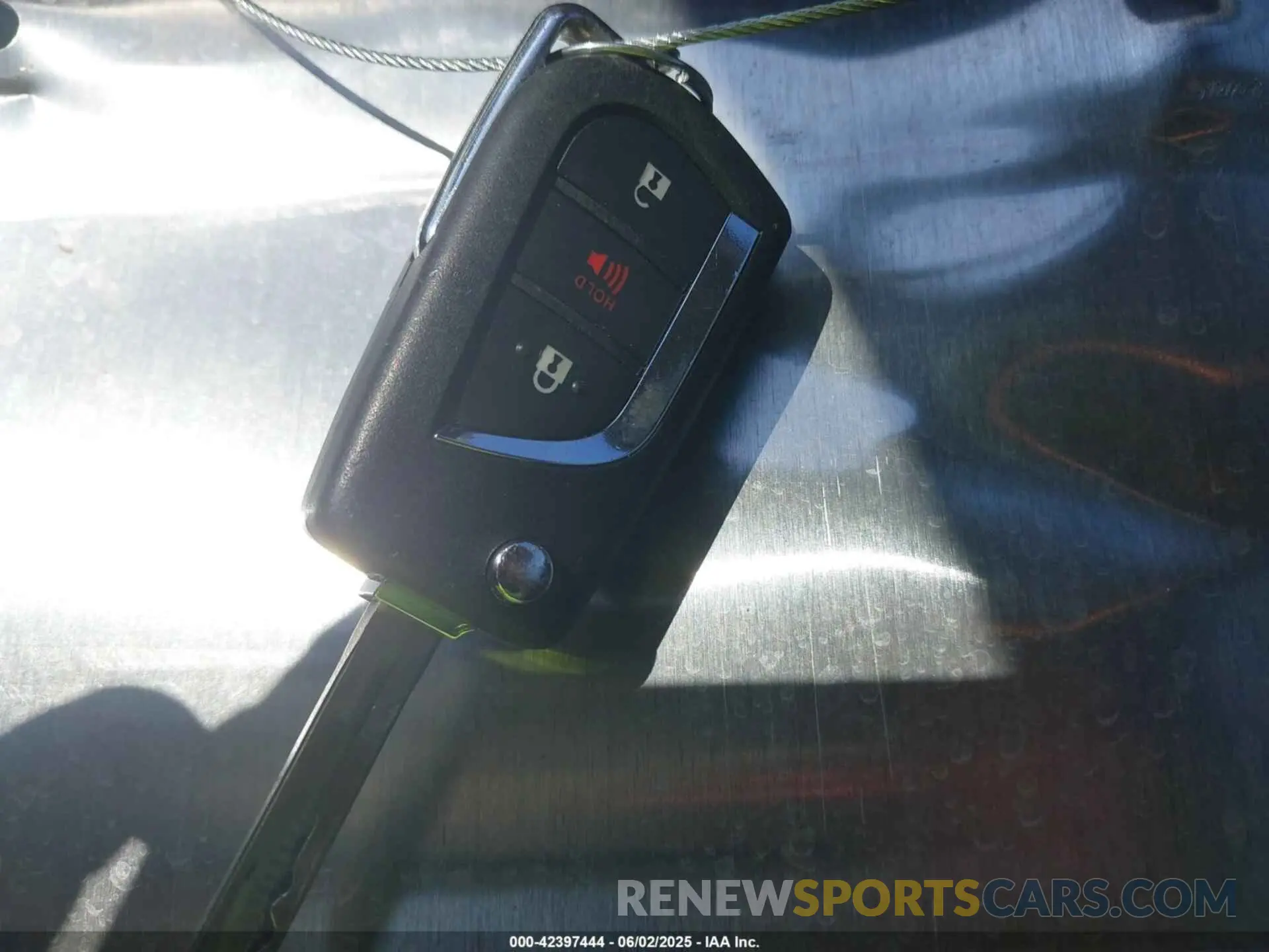 11 Photograph of a damaged car JTNKHMBX4L1093909 TOYOTA C-HR 2020