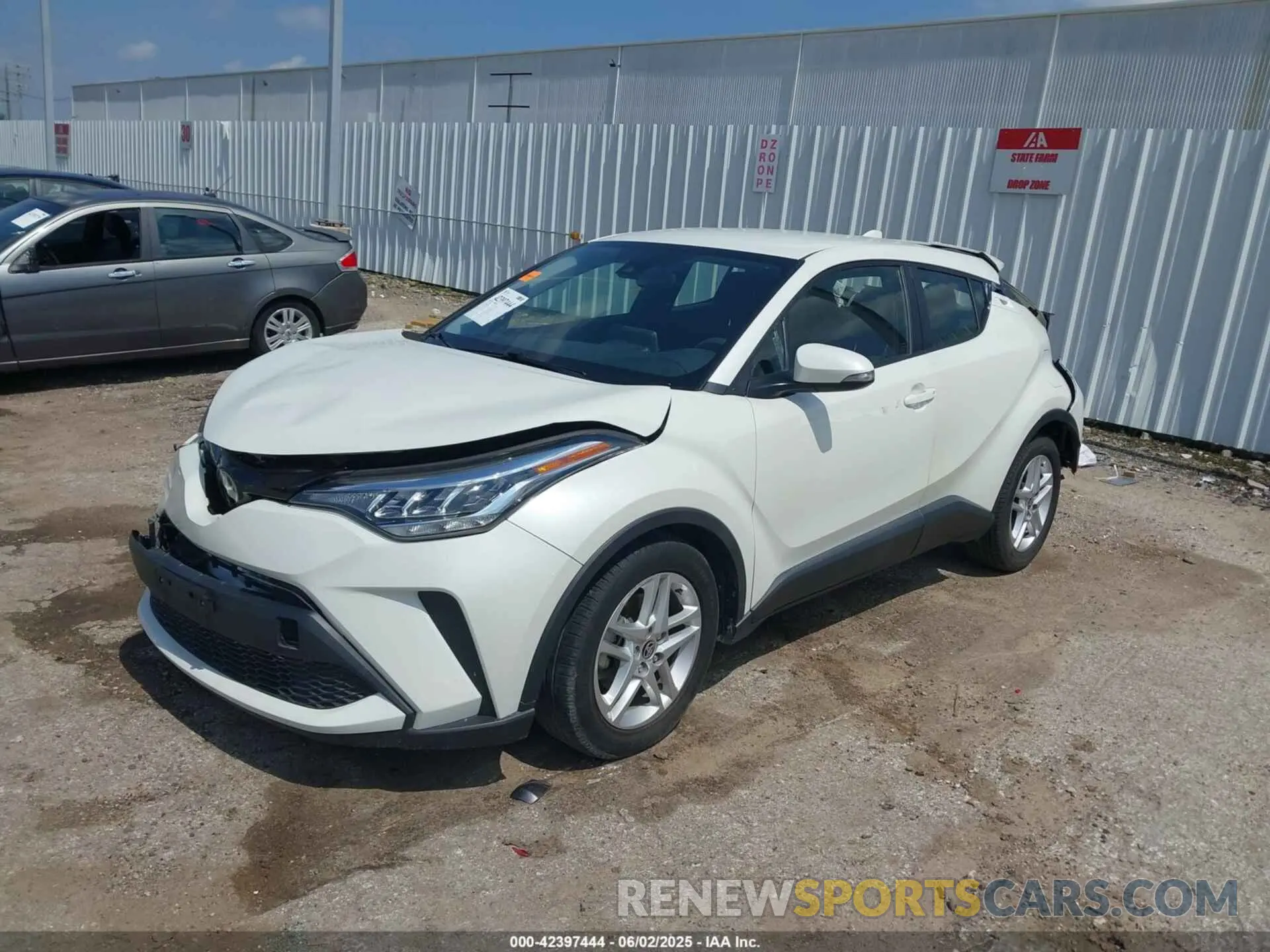 2 Photograph of a damaged car JTNKHMBX4L1093909 TOYOTA C-HR 2020