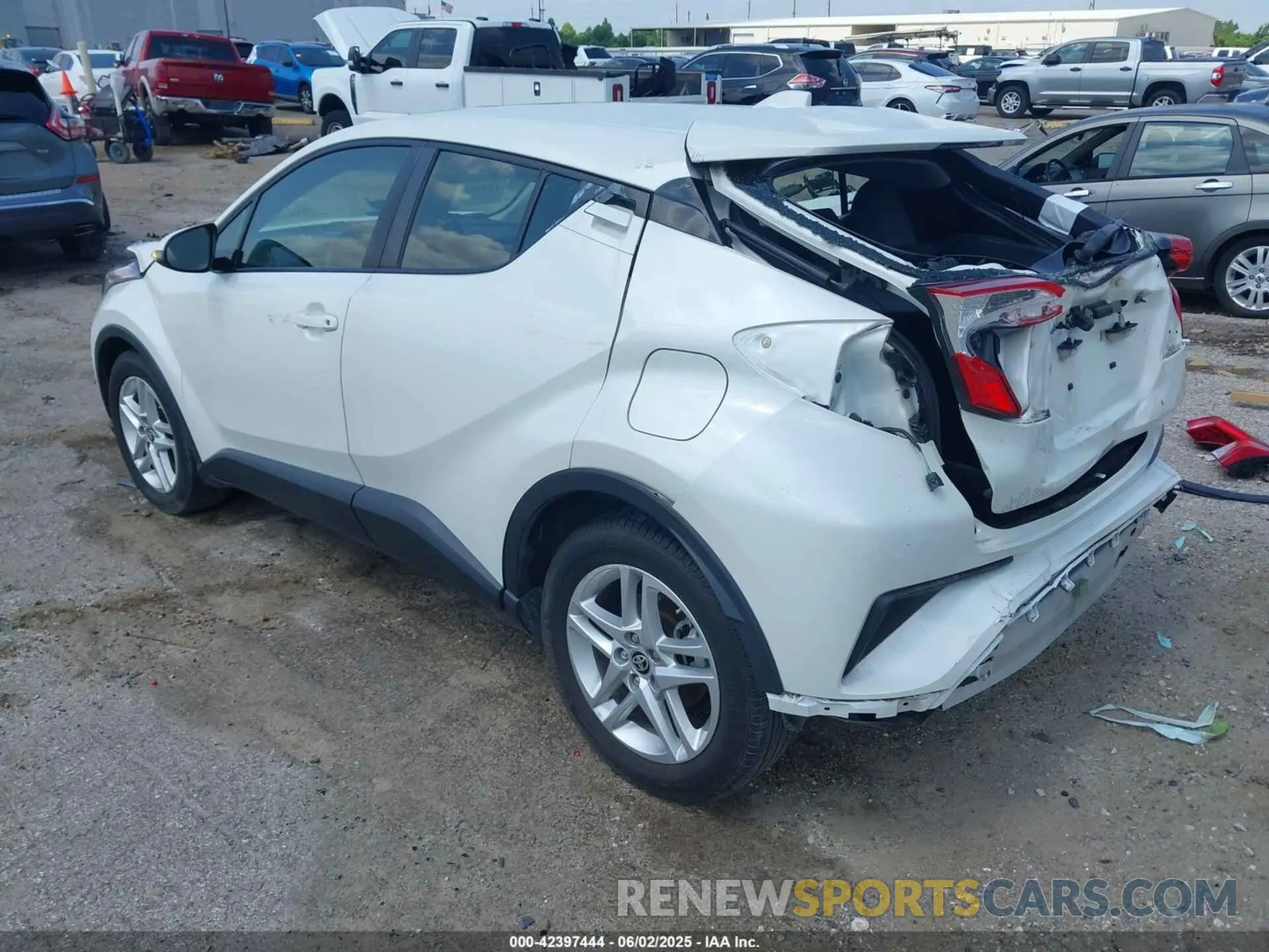 3 Photograph of a damaged car JTNKHMBX4L1093909 TOYOTA C-HR 2020