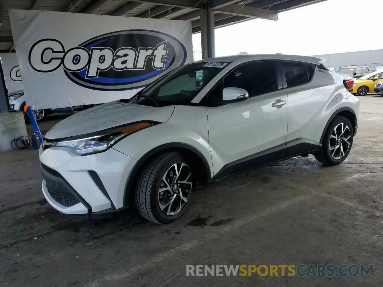 1 Photograph of a damaged car JTNKHMBX4L1094316 TOYOTA C-HR 2020