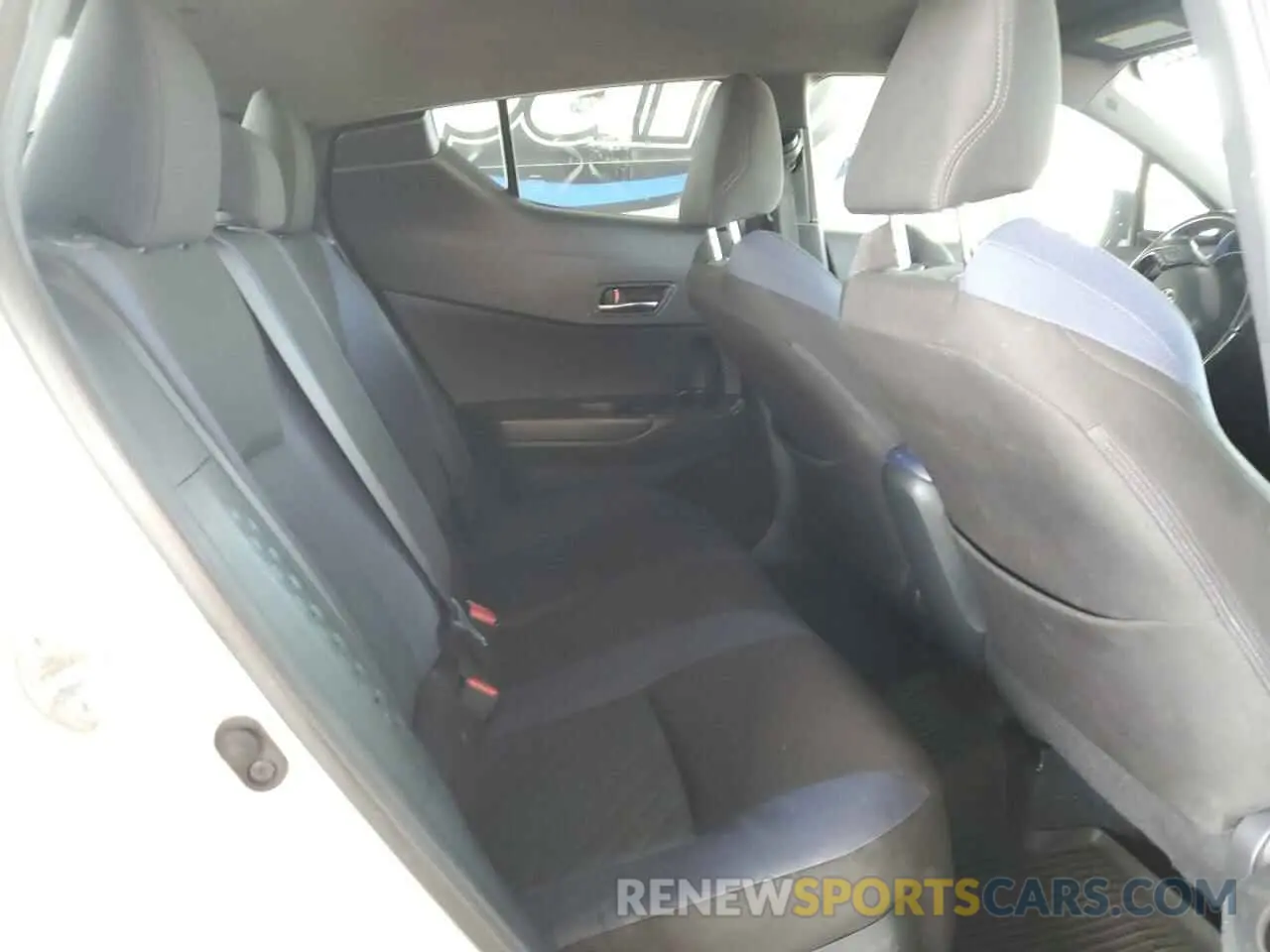 10 Photograph of a damaged car JTNKHMBX4L1094316 TOYOTA C-HR 2020