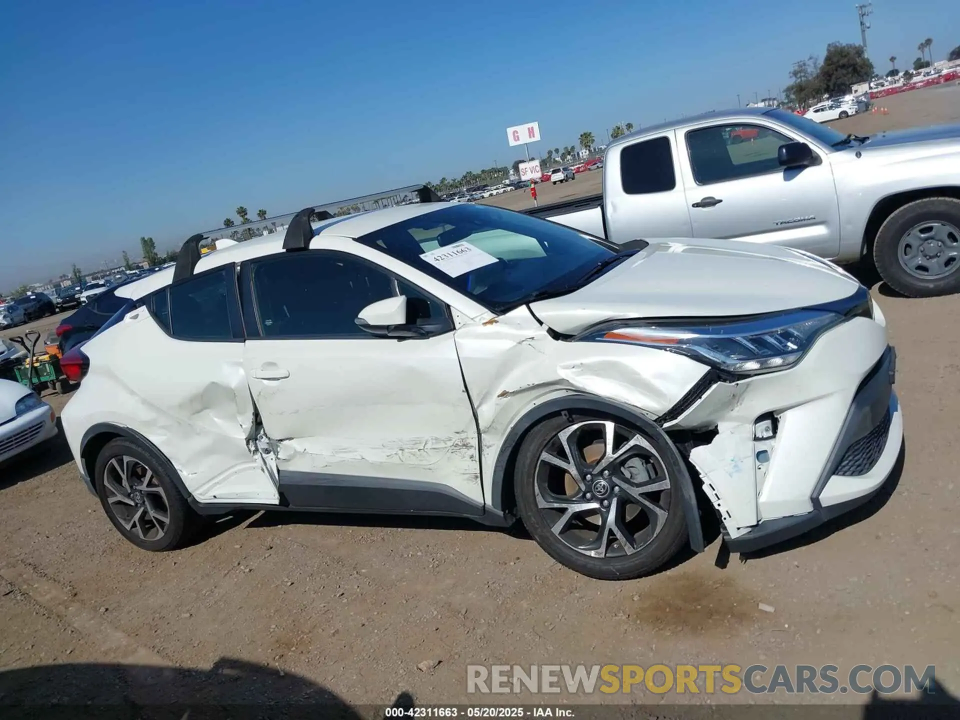 13 Photograph of a damaged car JTNKHMBX5L1066377 TOYOTA C-HR 2020