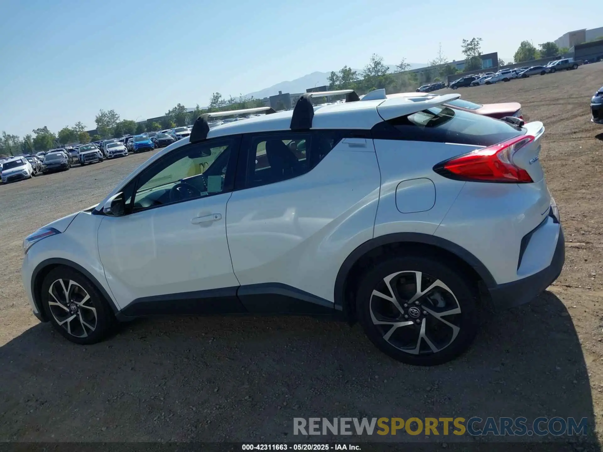 14 Photograph of a damaged car JTNKHMBX5L1066377 TOYOTA C-HR 2020