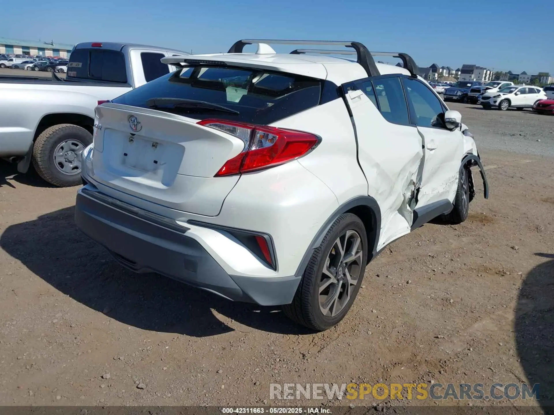 4 Photograph of a damaged car JTNKHMBX5L1066377 TOYOTA C-HR 2020