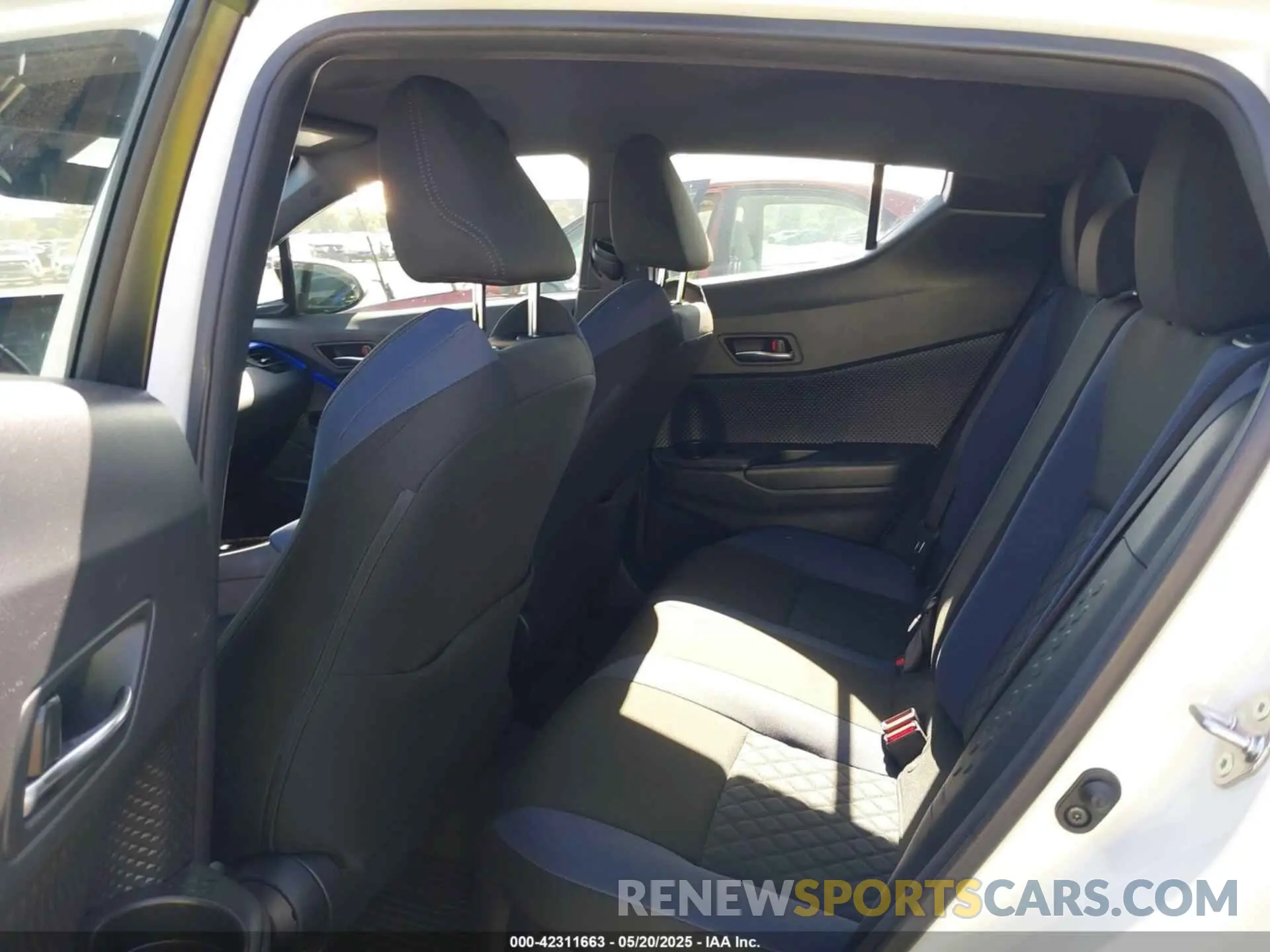 8 Photograph of a damaged car JTNKHMBX5L1066377 TOYOTA C-HR 2020