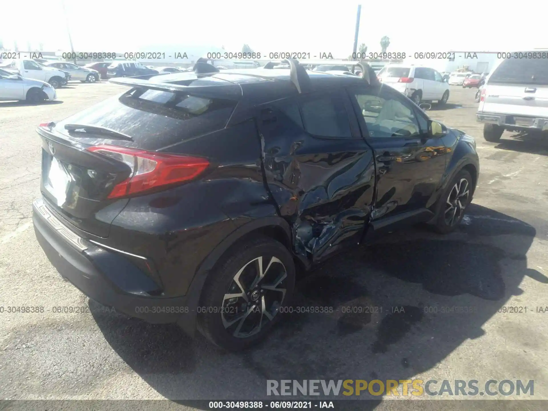 4 Photograph of a damaged car JTNKHMBX5L1069585 TOYOTA C-HR 2020