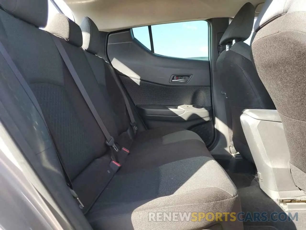 11 Photograph of a damaged car JTNKHMBX5L1073099 TOYOTA C-HR 2020