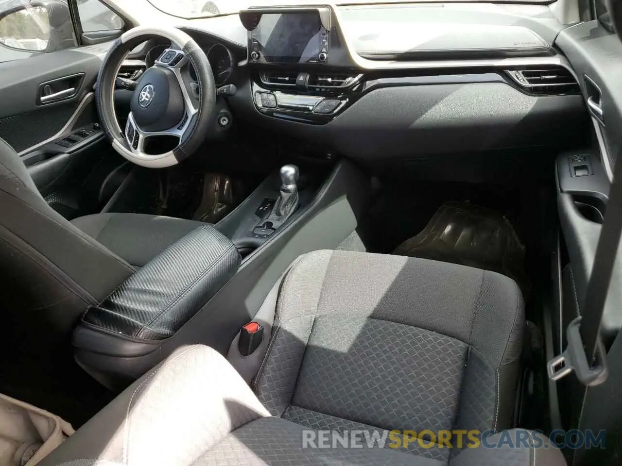 8 Photograph of a damaged car JTNKHMBX5L1073149 TOYOTA C-HR 2020