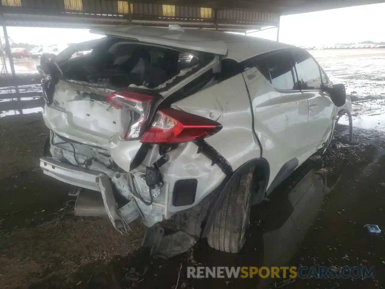 4 Photograph of a damaged car JTNKHMBX5L1076424 TOYOTA C-HR 2020