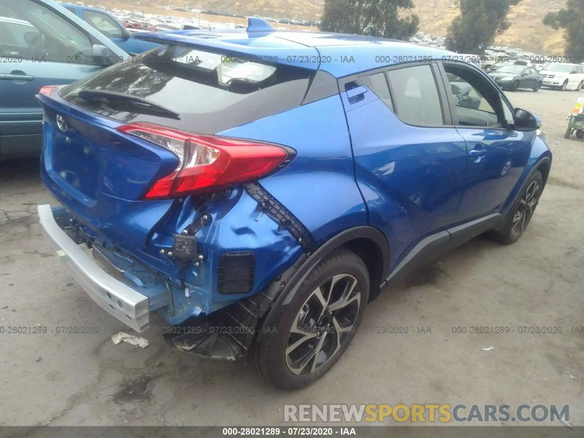 4 Photograph of a damaged car JTNKHMBX5L1077654 TOYOTA C-HR 2020