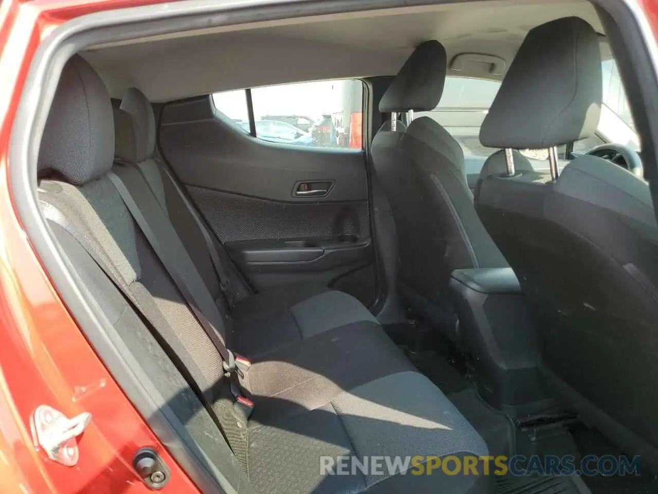 10 Photograph of a damaged car JTNKHMBX5L1086760 TOYOTA C-HR 2020