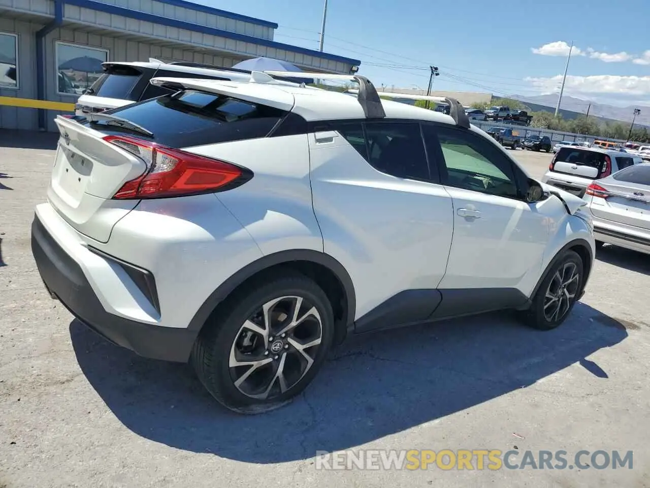 3 Photograph of a damaged car JTNKHMBX6L1067070 TOYOTA C-HR 2020