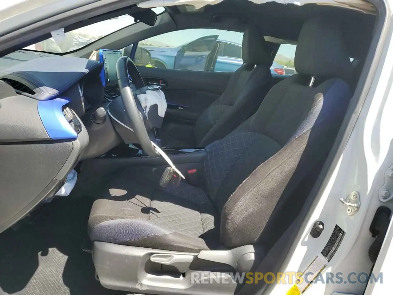 7 Photograph of a damaged car JTNKHMBX6L1067070 TOYOTA C-HR 2020