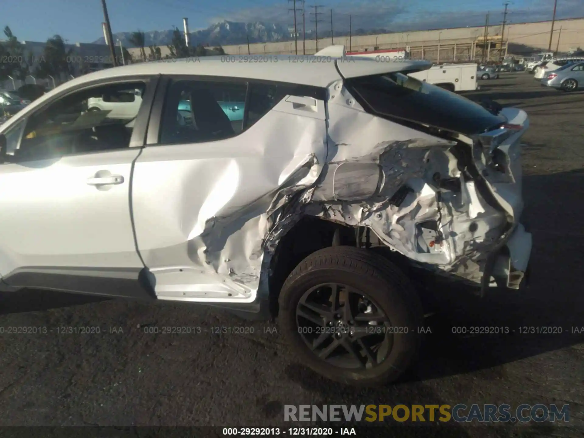 6 Photograph of a damaged car JTNKHMBX6L1069143 TOYOTA C-HR 2020