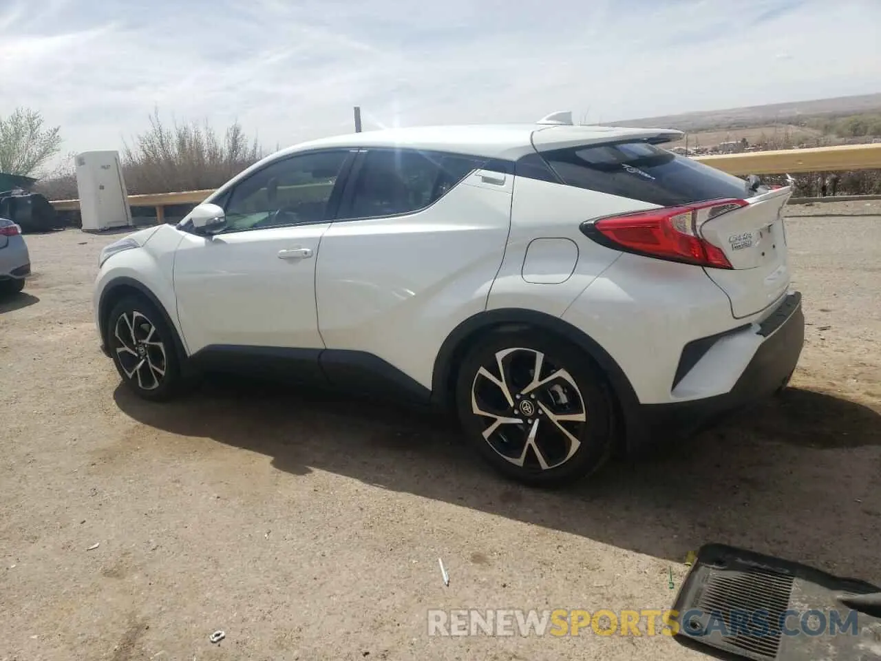 2 Photograph of a damaged car JTNKHMBX6L1069272 TOYOTA C-HR 2020