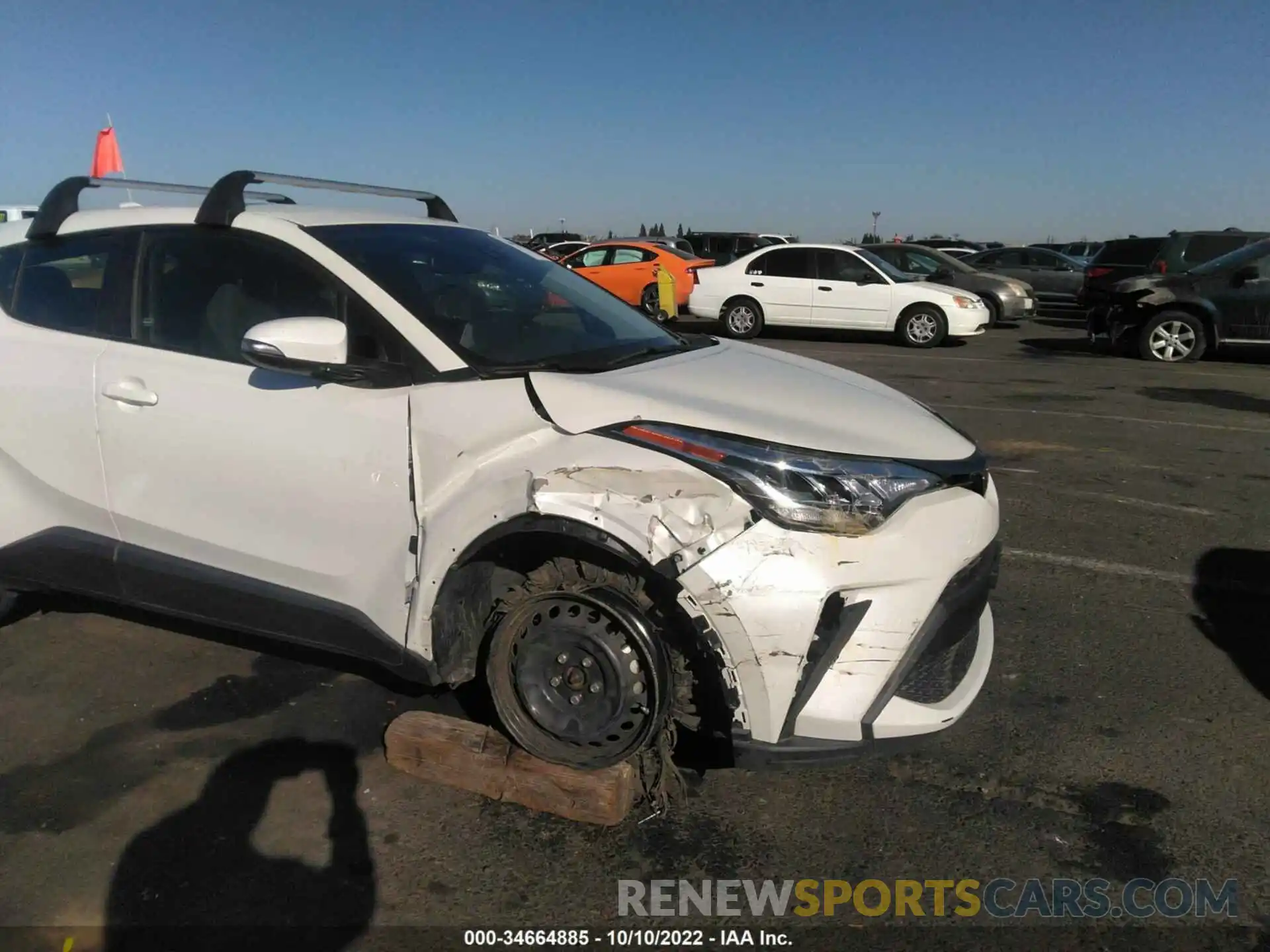 6 Photograph of a damaged car JTNKHMBX6L1069627 TOYOTA C-HR 2020