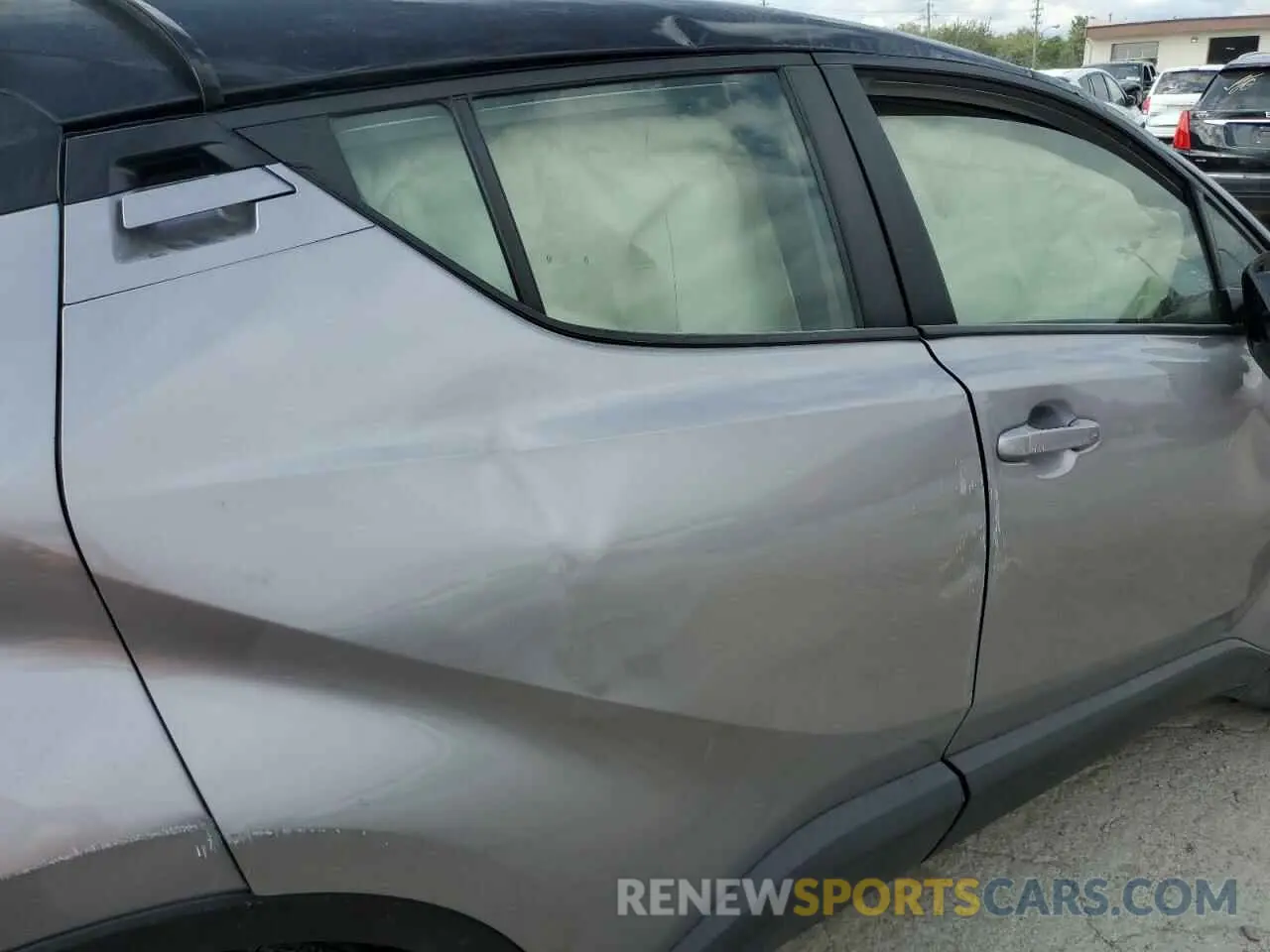 10 Photograph of a damaged car JTNKHMBX6L1072821 TOYOTA C-HR 2020