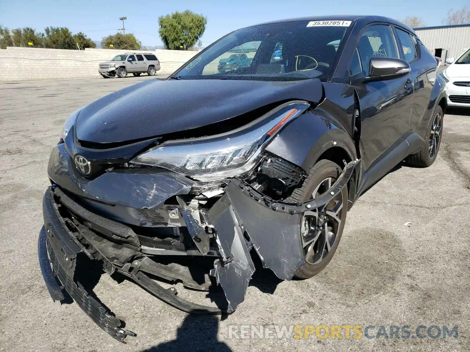 2 Photograph of a damaged car JTNKHMBX6L1074133 TOYOTA C-HR 2020