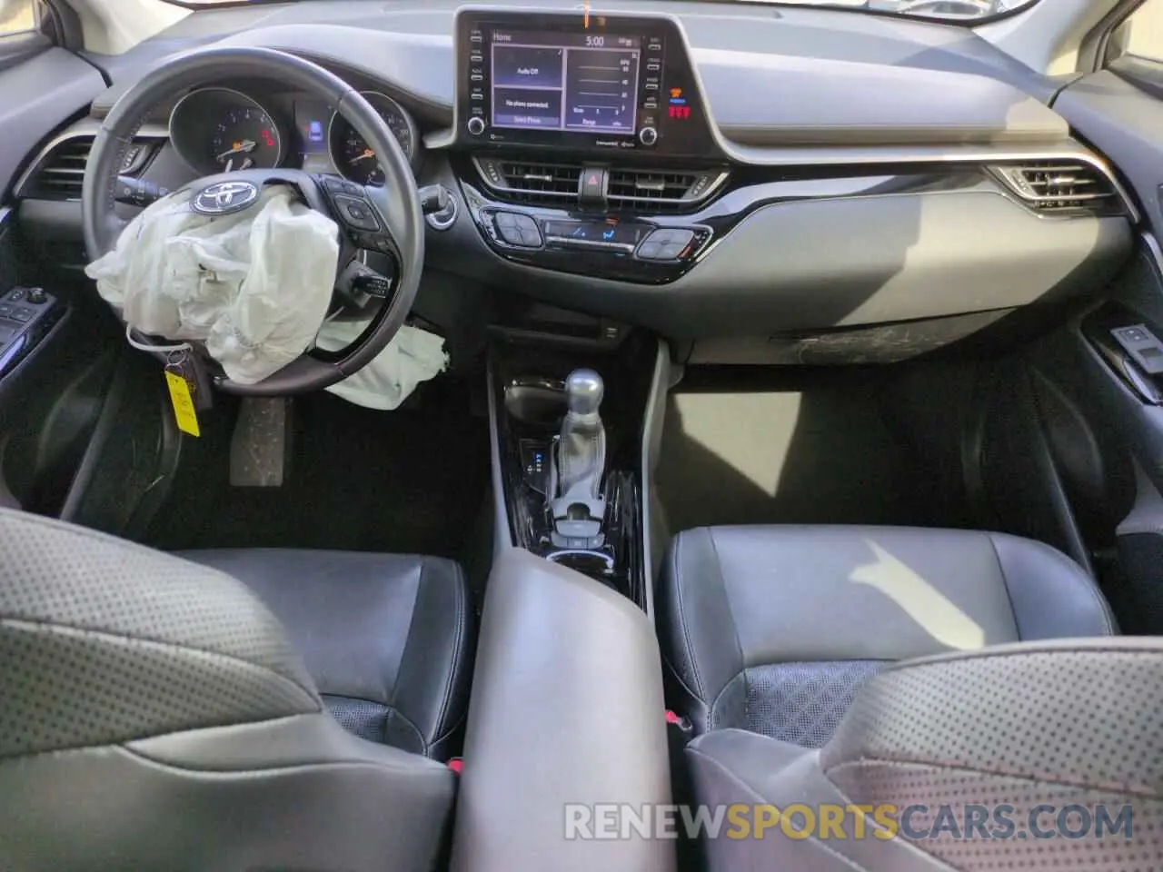 8 Photograph of a damaged car JTNKHMBX6L1075136 TOYOTA C-HR 2020