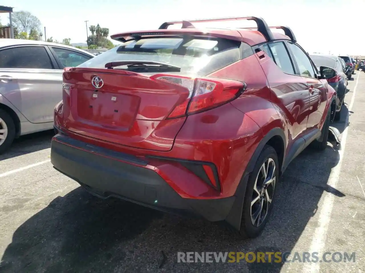 4 Photograph of a damaged car JTNKHMBX6L1075802 TOYOTA C-HR 2020