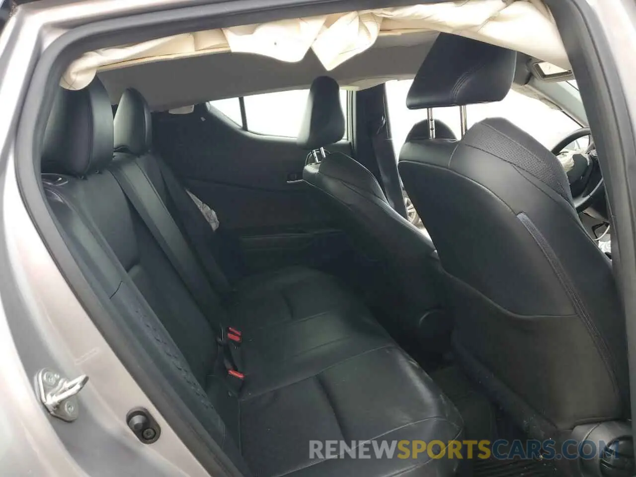 11 Photograph of a damaged car JTNKHMBX6L1082488 TOYOTA C-HR 2020