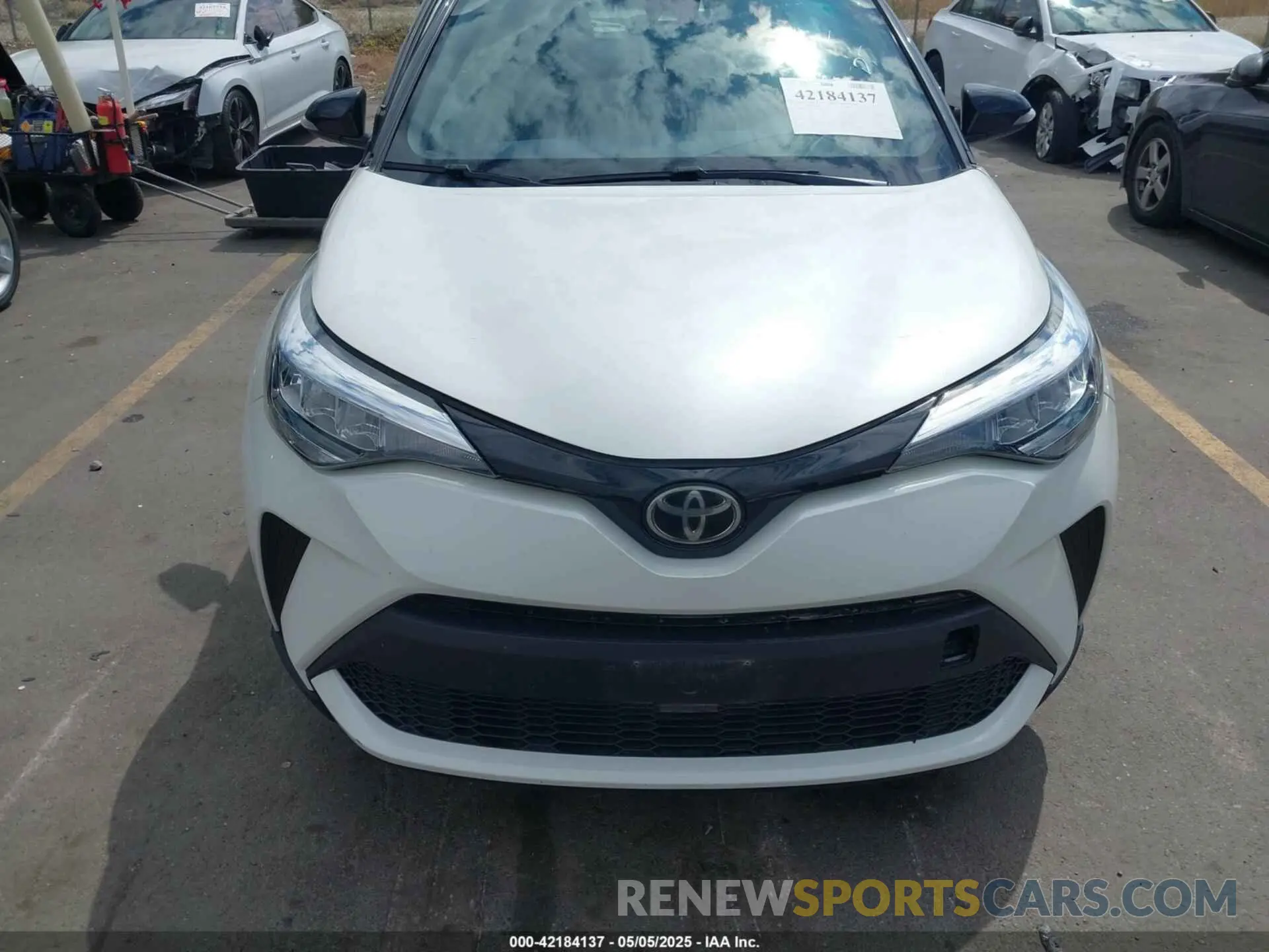 12 Photograph of a damaged car JTNKHMBX6L1090381 TOYOTA C-HR 2020