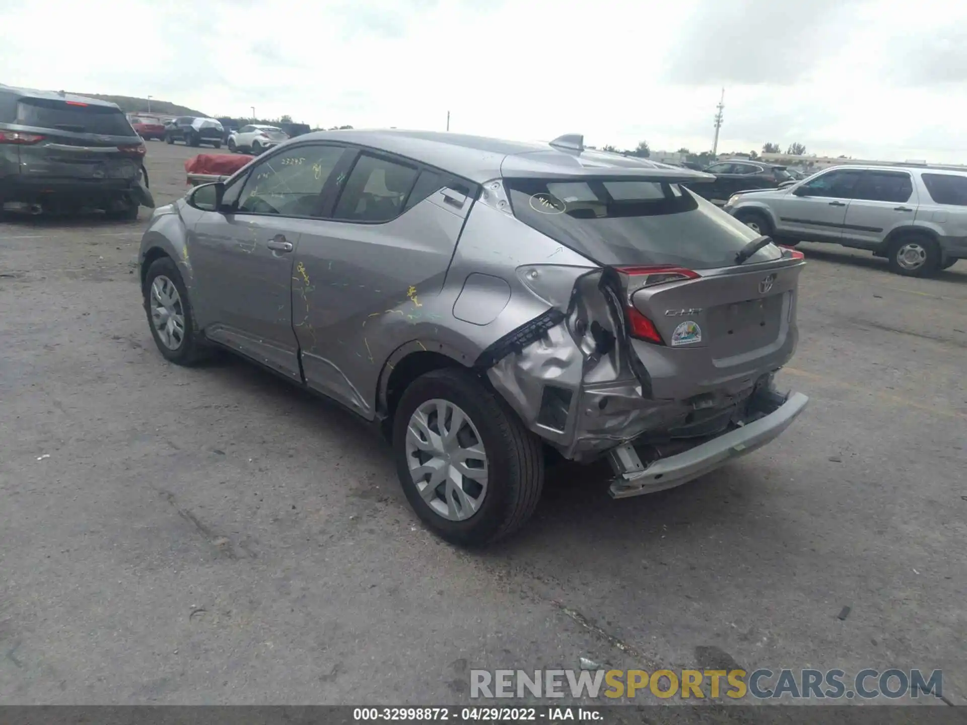 3 Photograph of a damaged car JTNKHMBX6L1092874 TOYOTA C-HR 2020