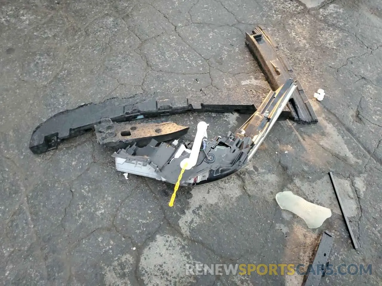 13 Photograph of a damaged car JTNKHMBX6L1093779 TOYOTA C-HR 2020