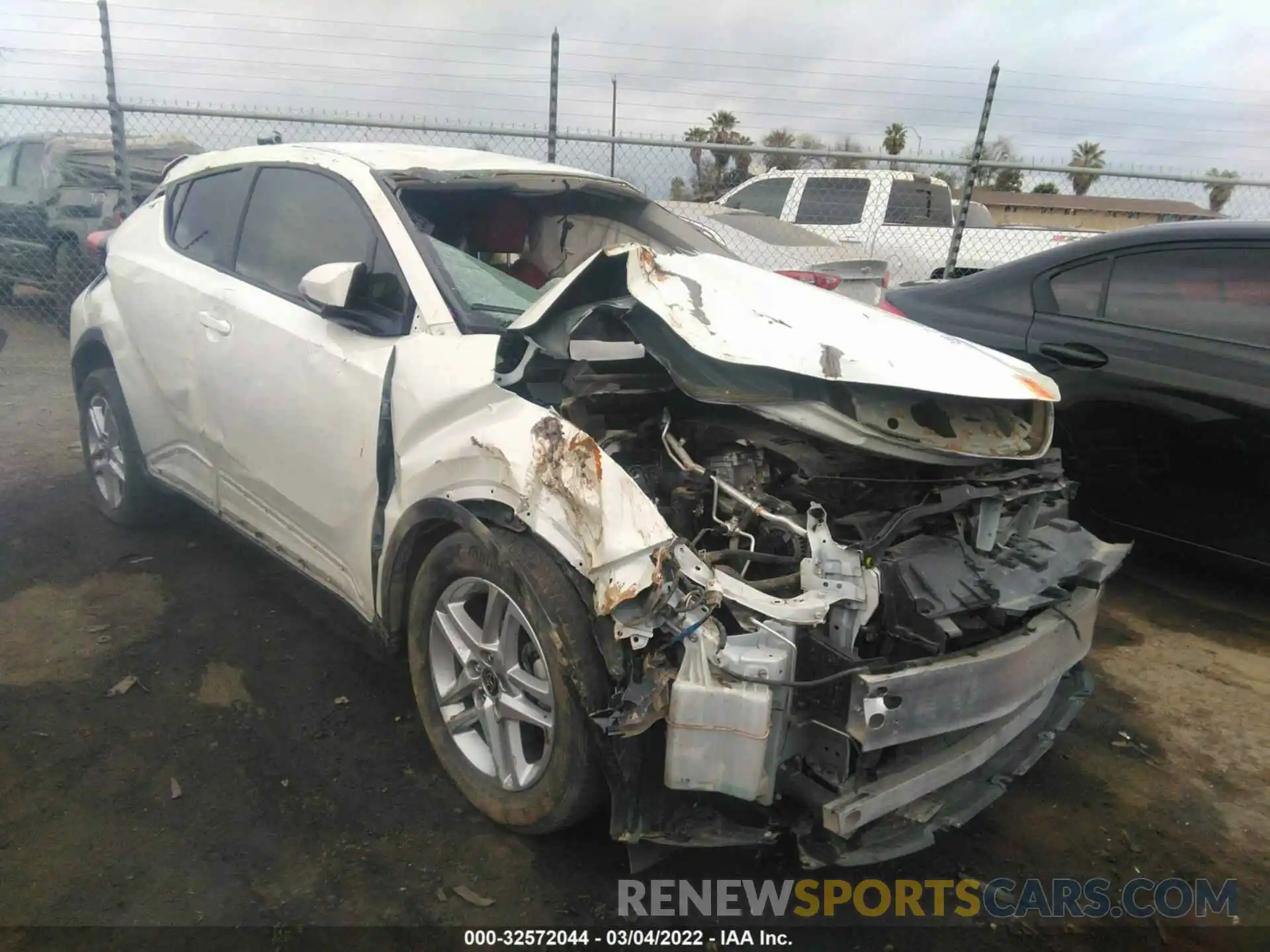 1 Photograph of a damaged car JTNKHMBX7L1069832 TOYOTA C-HR 2020