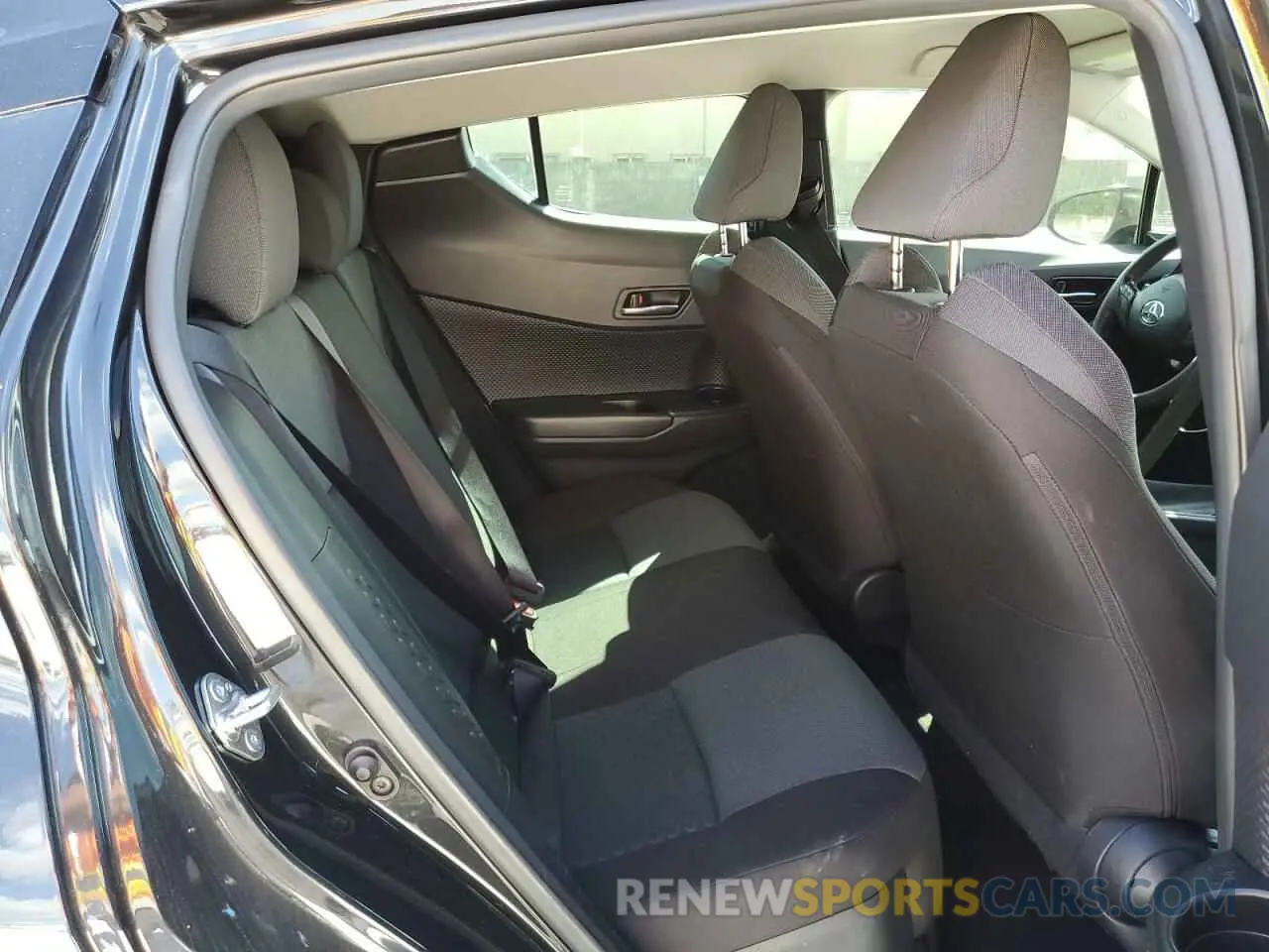 10 Photograph of a damaged car JTNKHMBX7L1072830 TOYOTA C-HR 2020