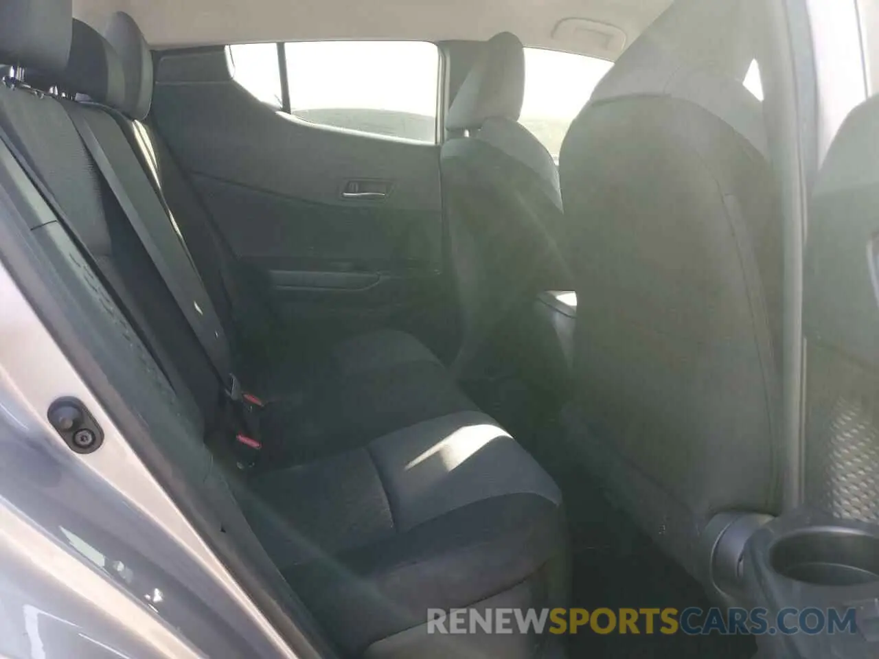 11 Photograph of a damaged car JTNKHMBX7L1073122 TOYOTA C-HR 2020