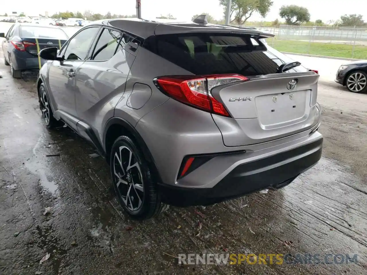 3 Photograph of a damaged car JTNKHMBX8L1064669 TOYOTA C-HR 2020