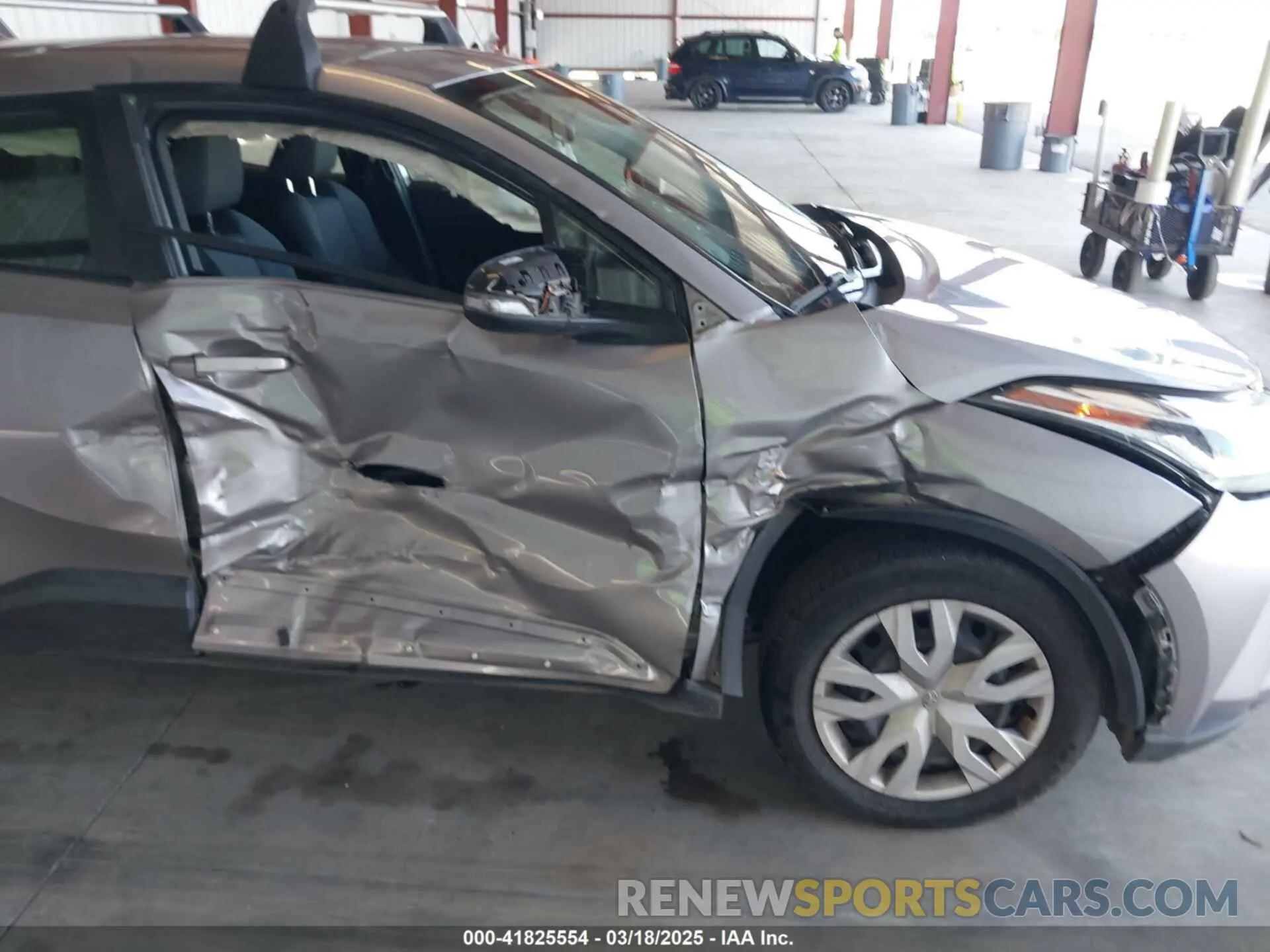 6 Photograph of a damaged car JTNKHMBX8L1068088 TOYOTA C-HR 2020