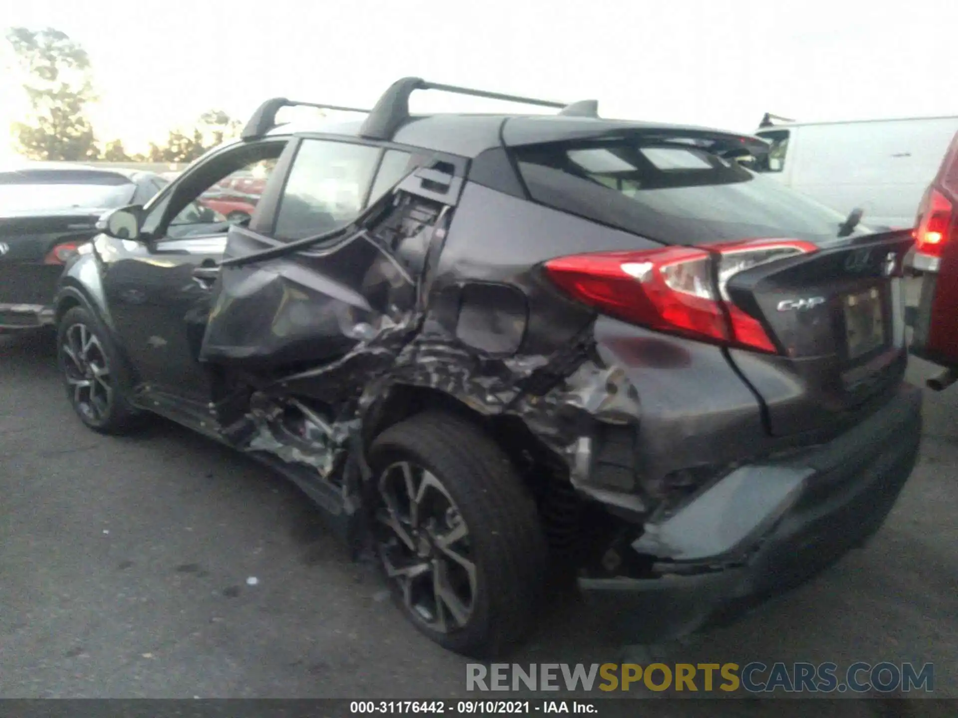 3 Photograph of a damaged car JTNKHMBX8L1069516 TOYOTA C-HR 2020