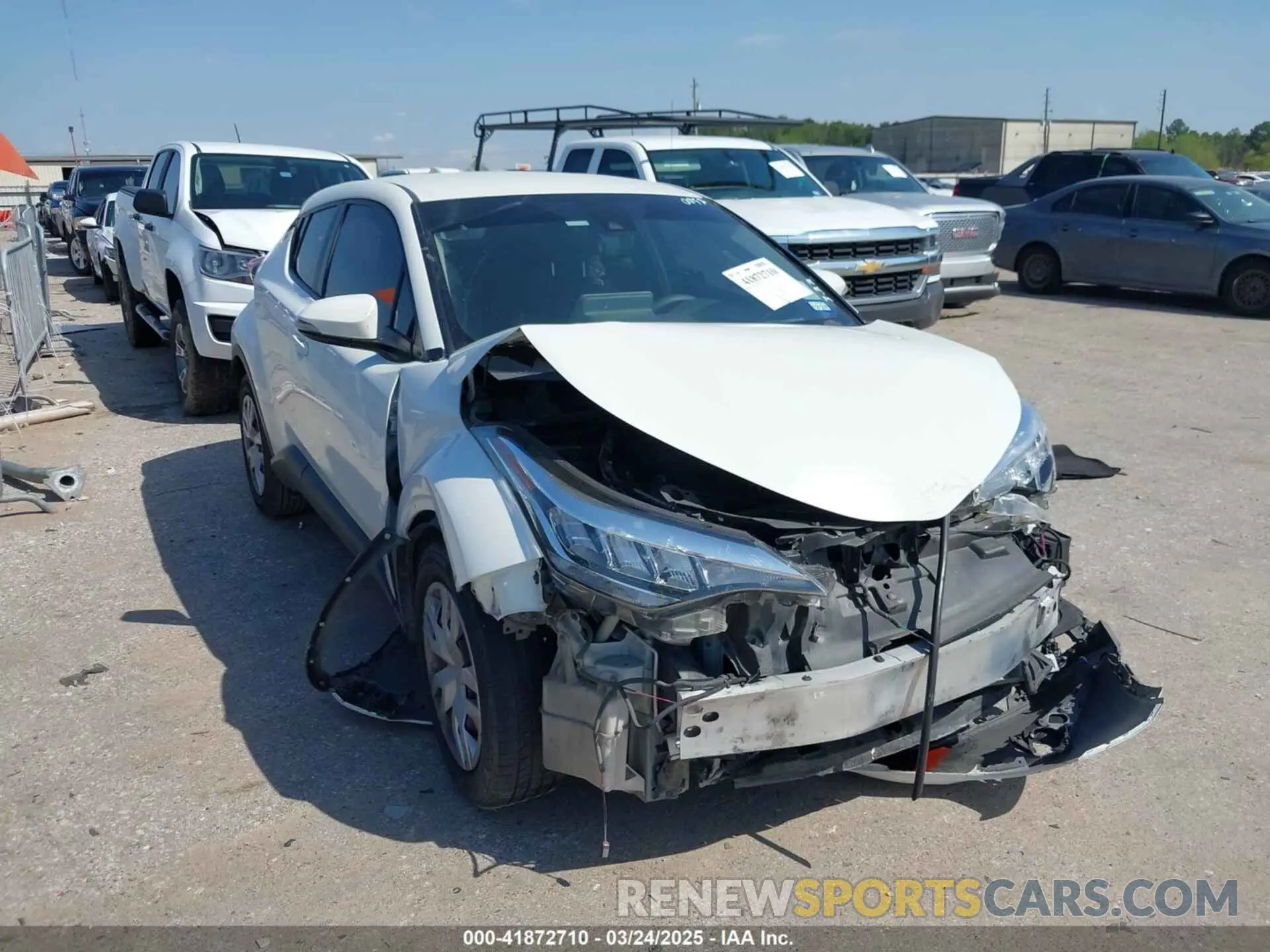 1 Photograph of a damaged car JTNKHMBX8L1070052 TOYOTA C-HR 2020