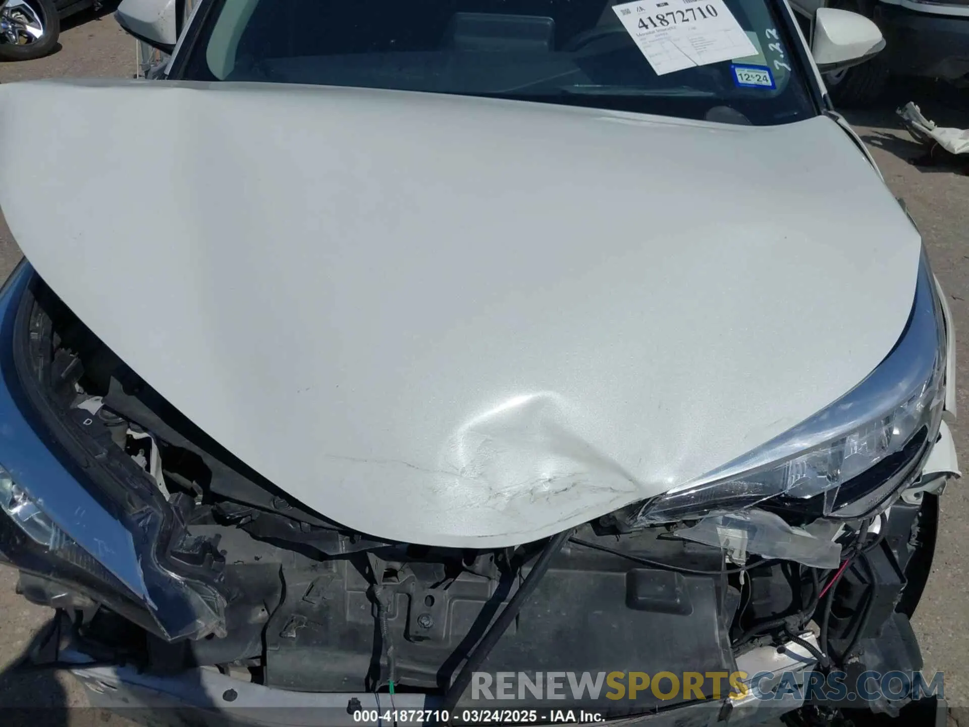 10 Photograph of a damaged car JTNKHMBX8L1070052 TOYOTA C-HR 2020