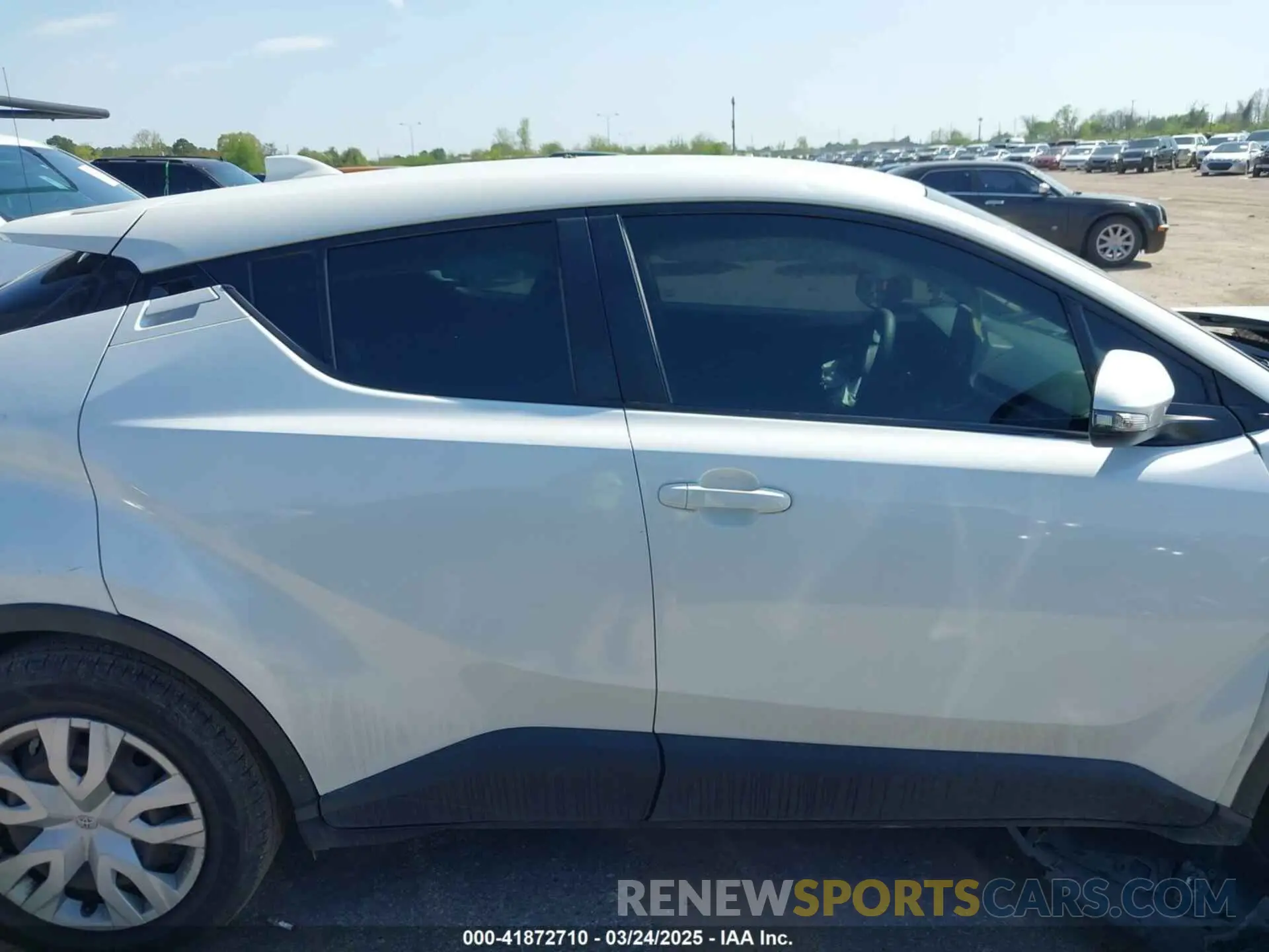 13 Photograph of a damaged car JTNKHMBX8L1070052 TOYOTA C-HR 2020