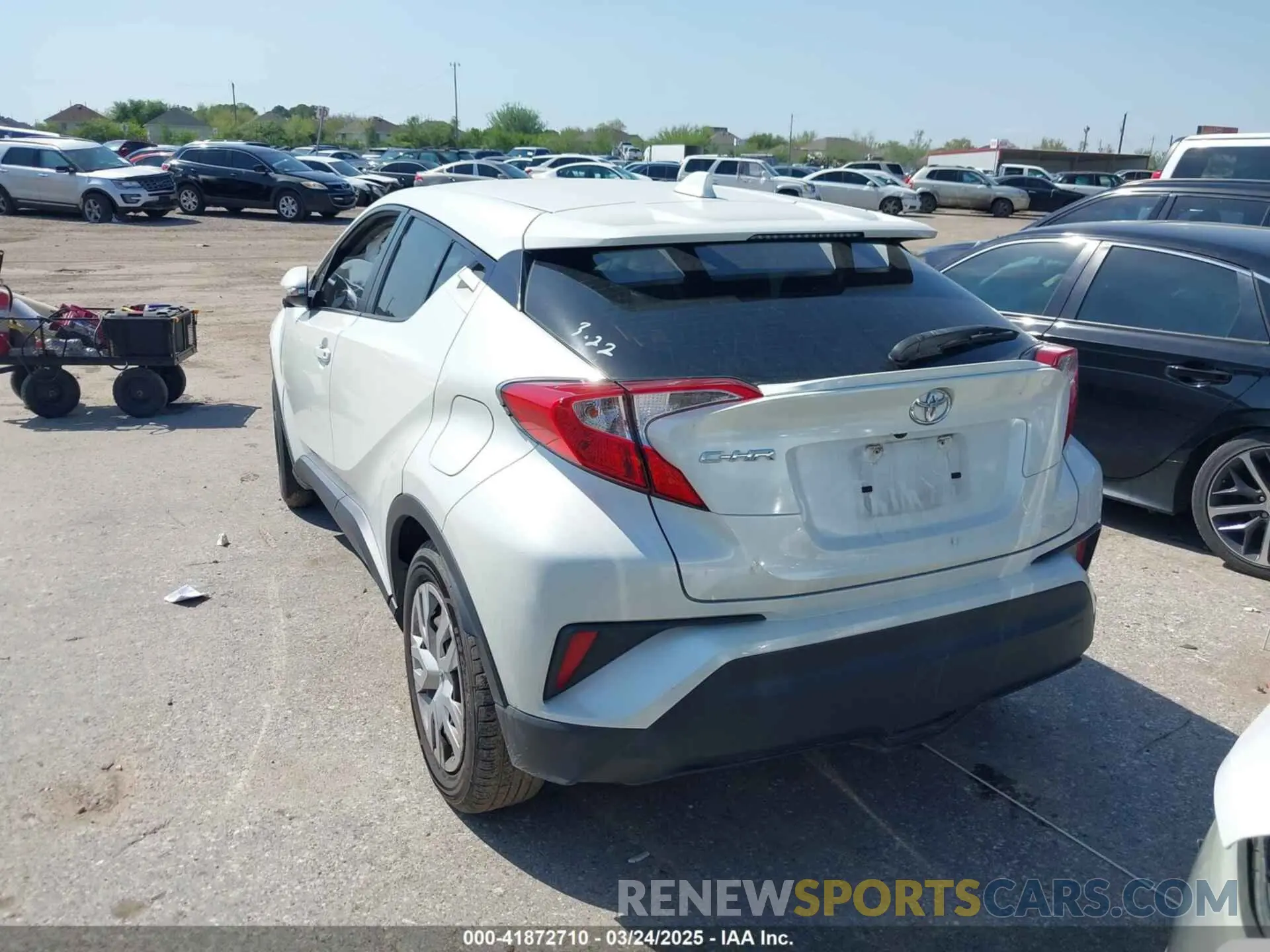 3 Photograph of a damaged car JTNKHMBX8L1070052 TOYOTA C-HR 2020