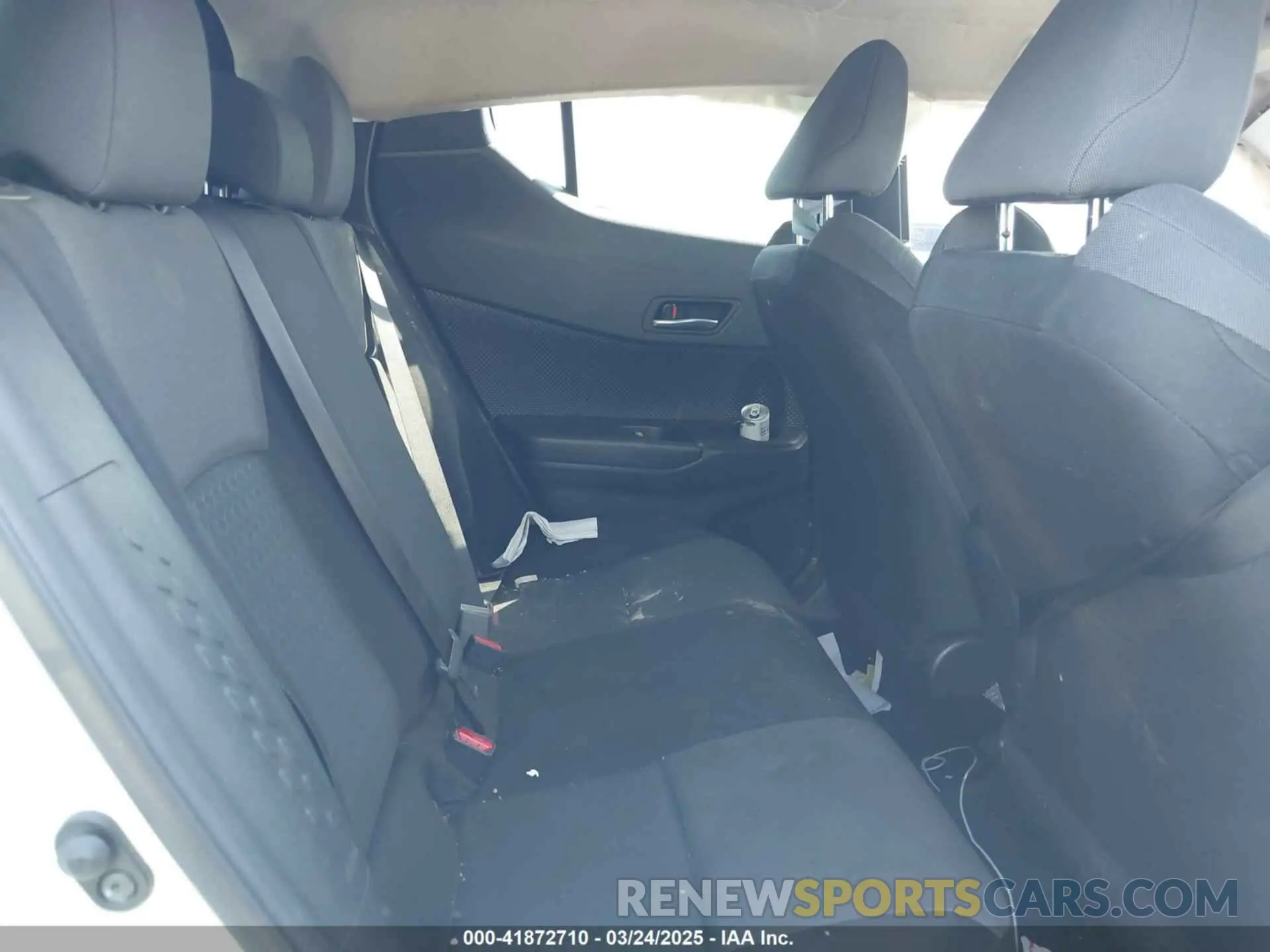 8 Photograph of a damaged car JTNKHMBX8L1070052 TOYOTA C-HR 2020