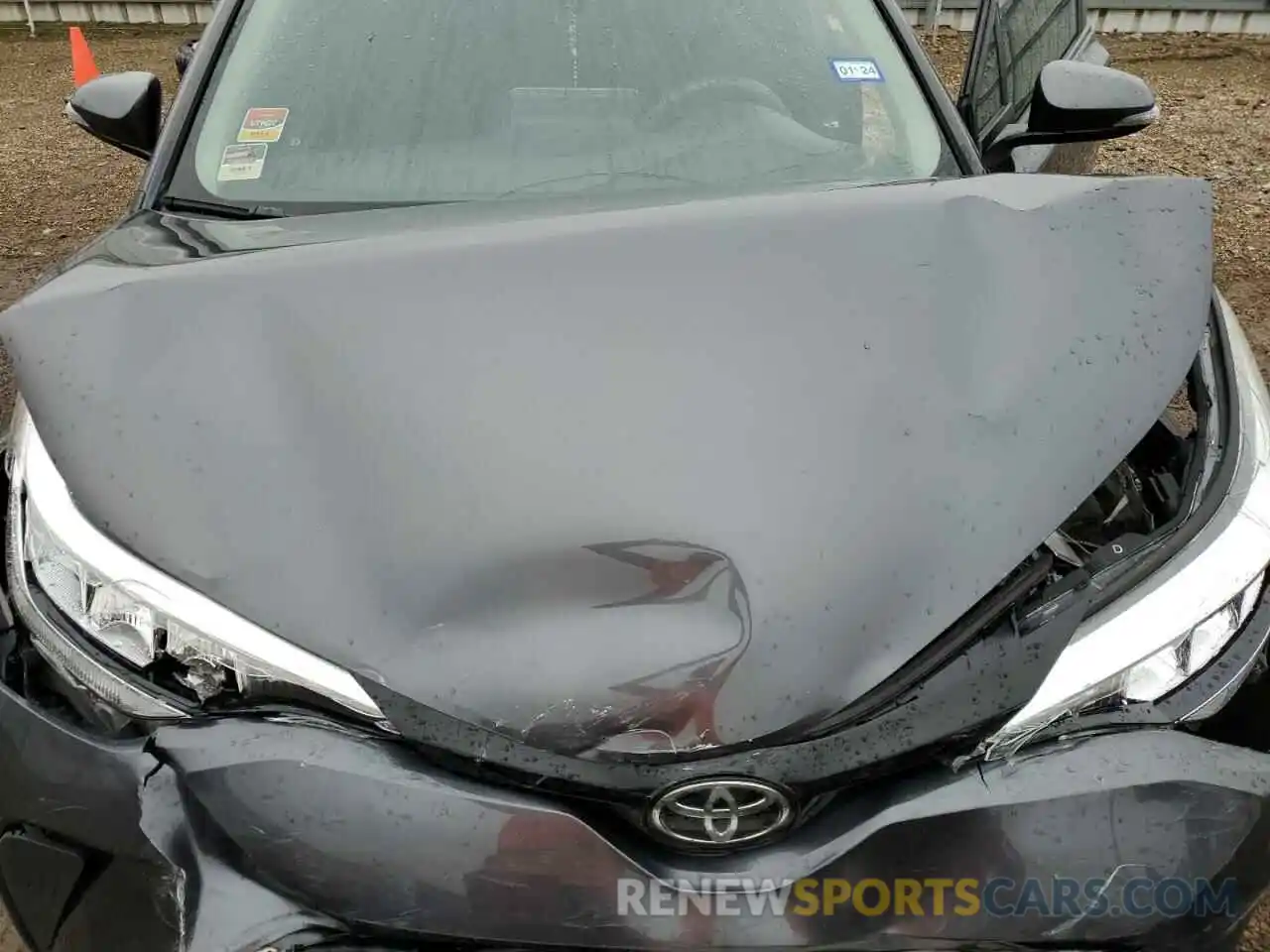 11 Photograph of a damaged car JTNKHMBX8L1070679 TOYOTA C-HR 2020