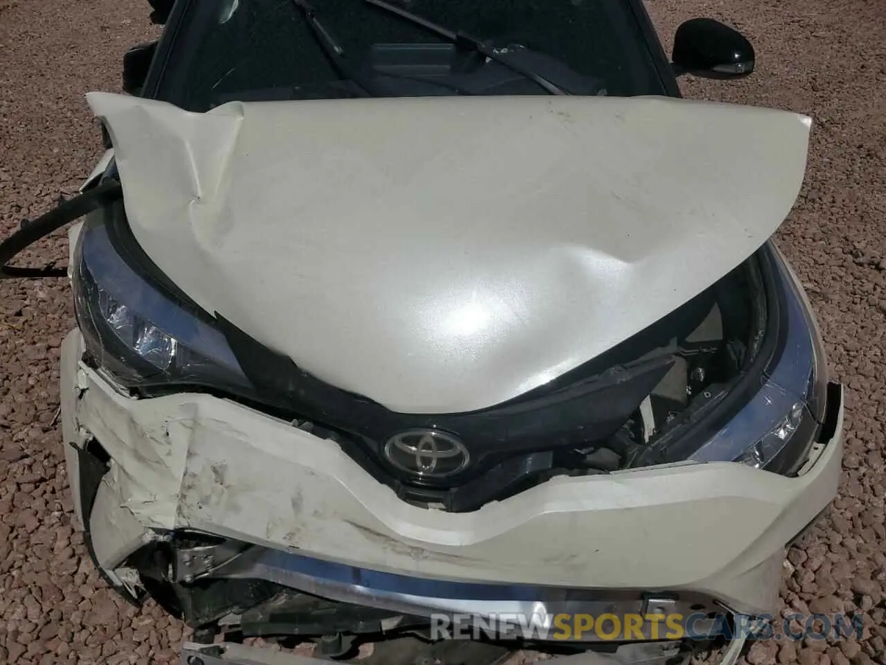 11 Photograph of a damaged car JTNKHMBX8L1072898 TOYOTA C-HR 2020