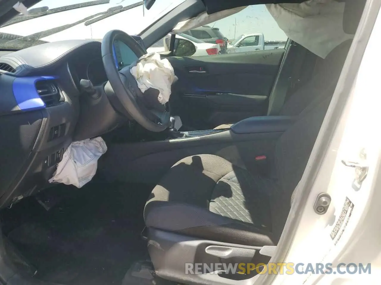 7 Photograph of a damaged car JTNKHMBX8L1072898 TOYOTA C-HR 2020