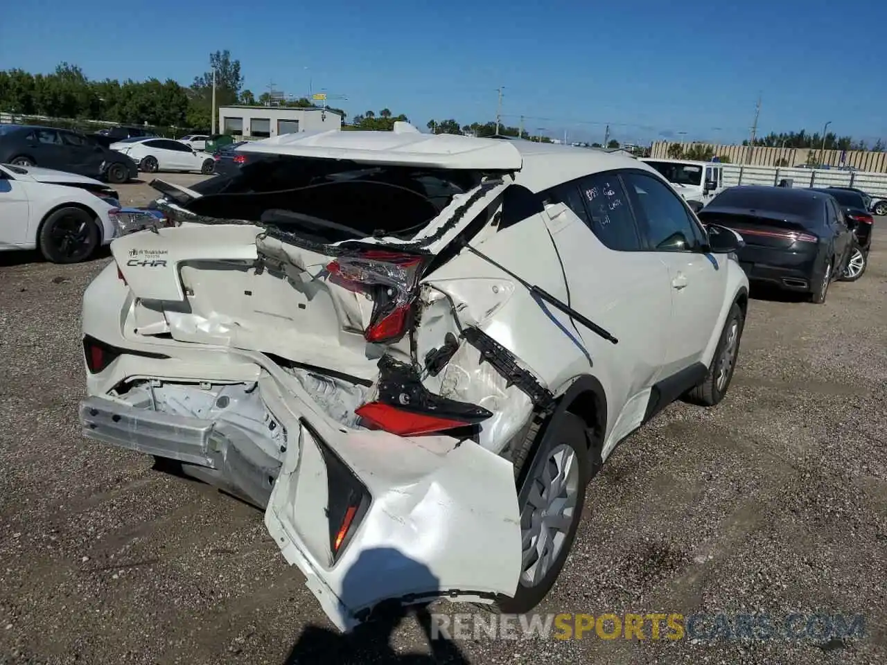 4 Photograph of a damaged car JTNKHMBX8L1073579 TOYOTA C-HR 2020